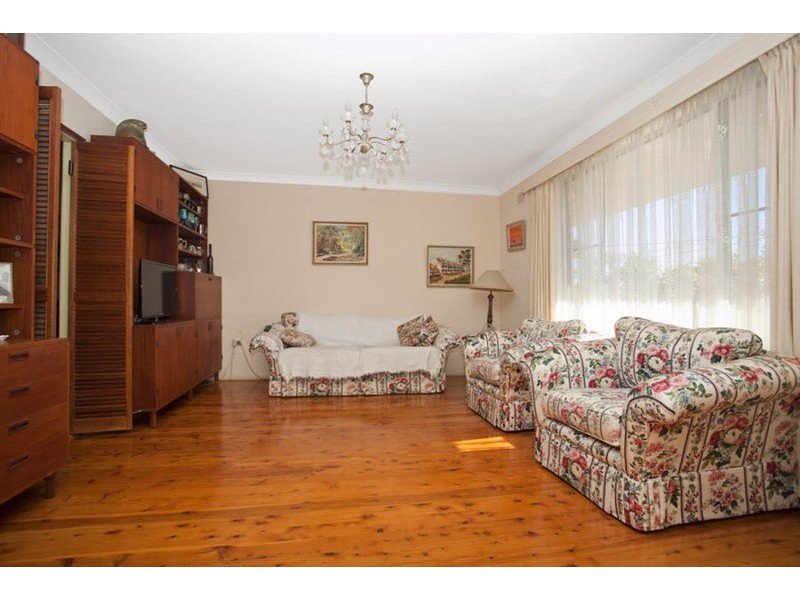 69 Apex Avenue, Picnic Point NSW 2213