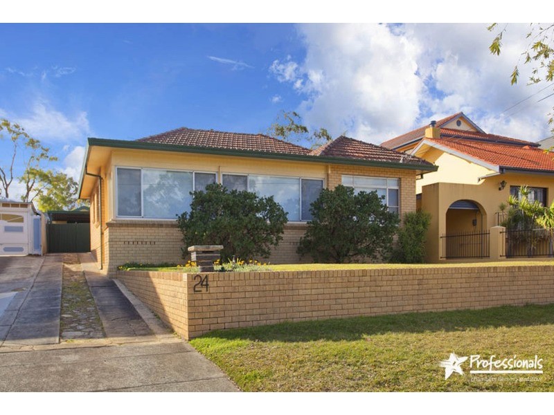 24  Doris Street, Picnic Point NSW 2213