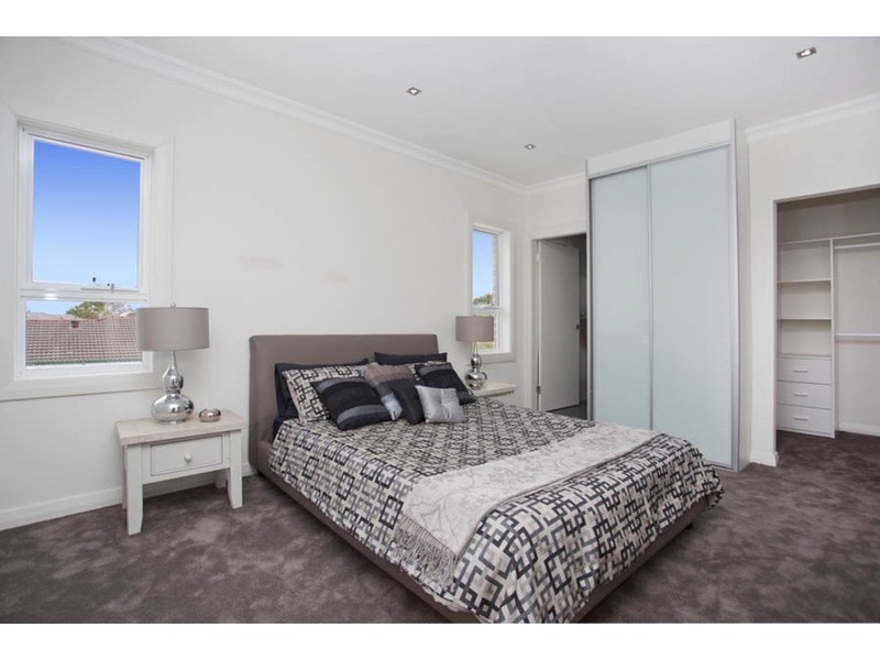 8A Parkview Avenue, Picnic Point NSW 2213
