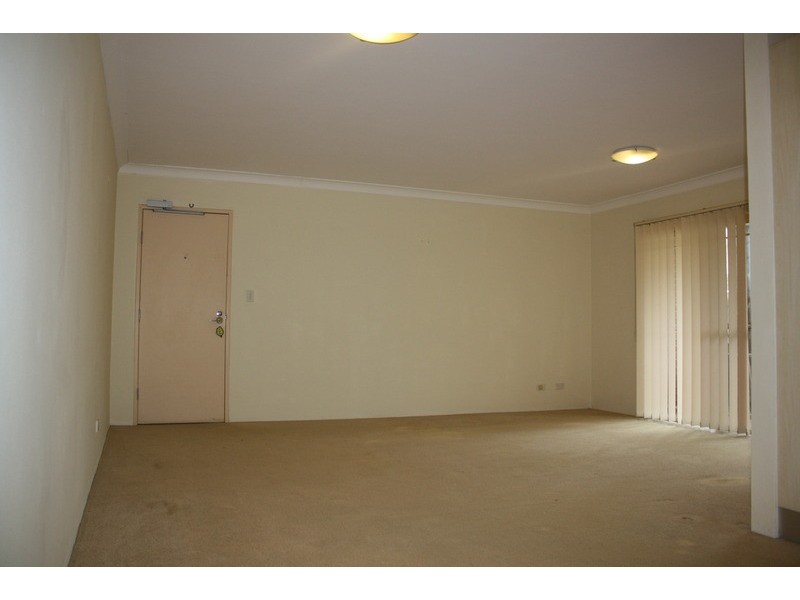 6/49 Maclaurin Avenue, East Hills NSW 2213