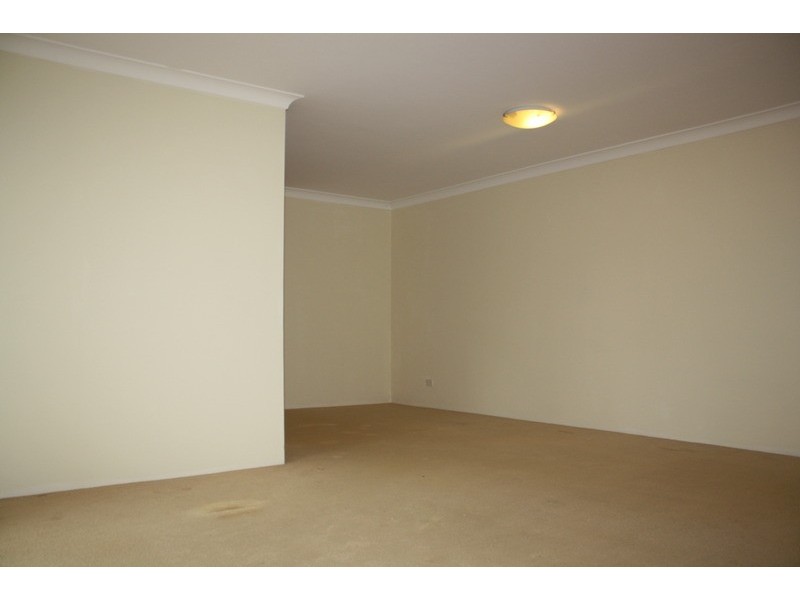 6/49 Maclaurin Avenue, East Hills NSW 2213