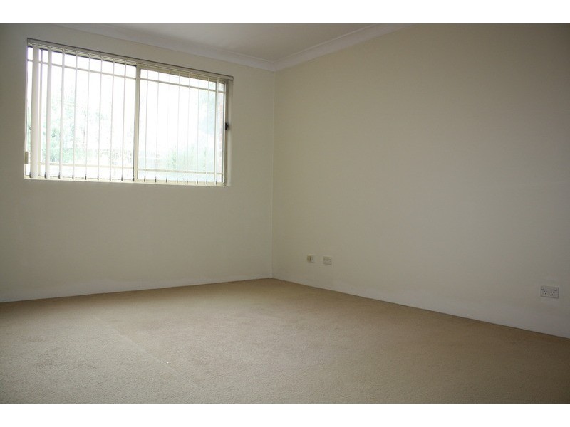 6/49 Maclaurin Avenue, East Hills NSW 2213