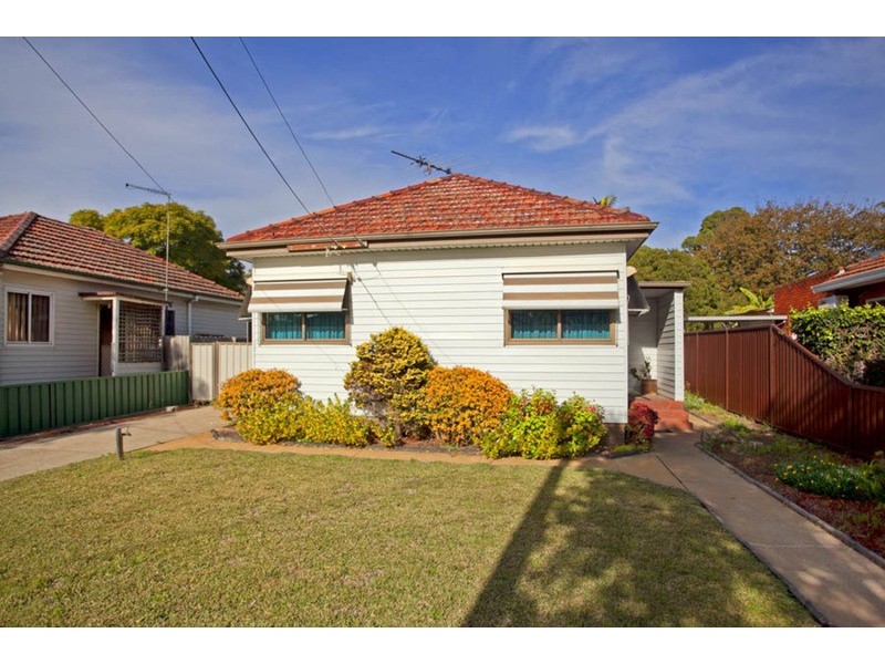 27 Rowland Street, Revesby NSW 2212