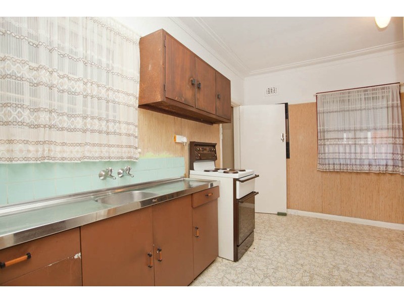 27 Rowland Street, Revesby NSW 2212