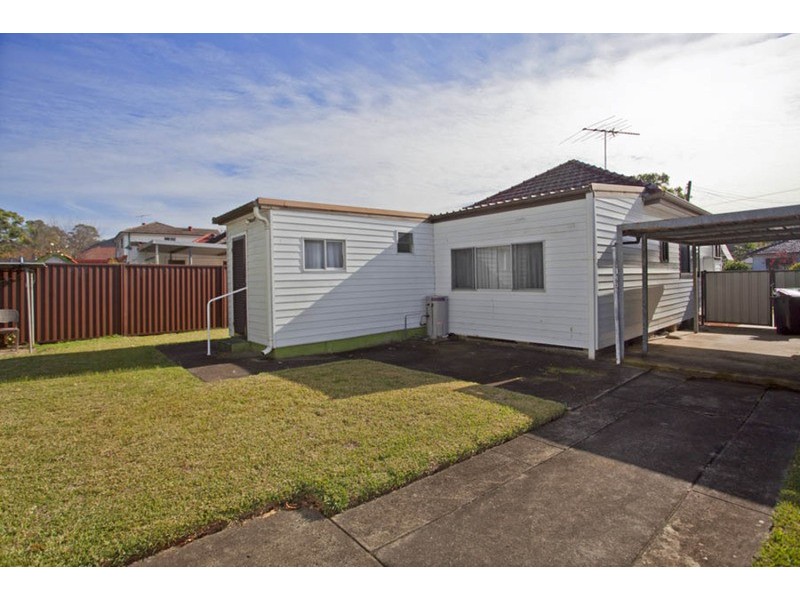 27 Rowland Street, Revesby NSW 2212