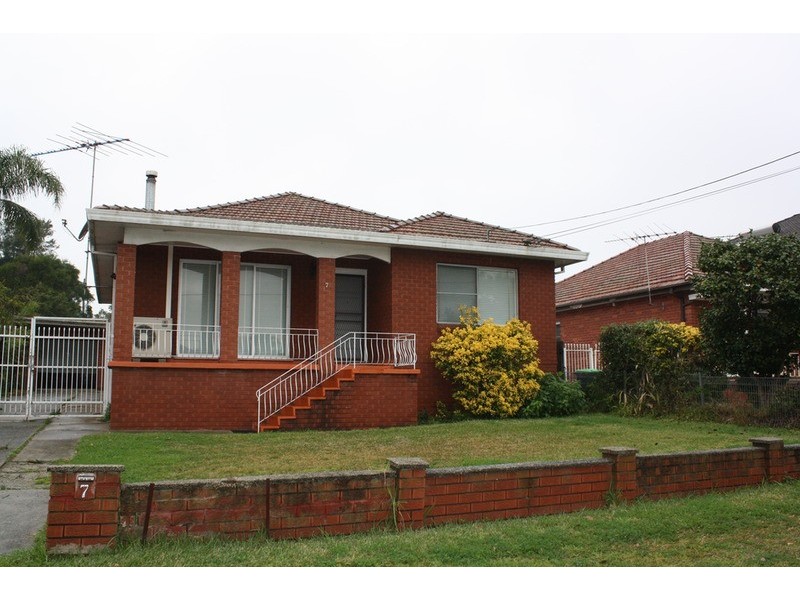 7 Sherwood Street, Revesby NSW 2212