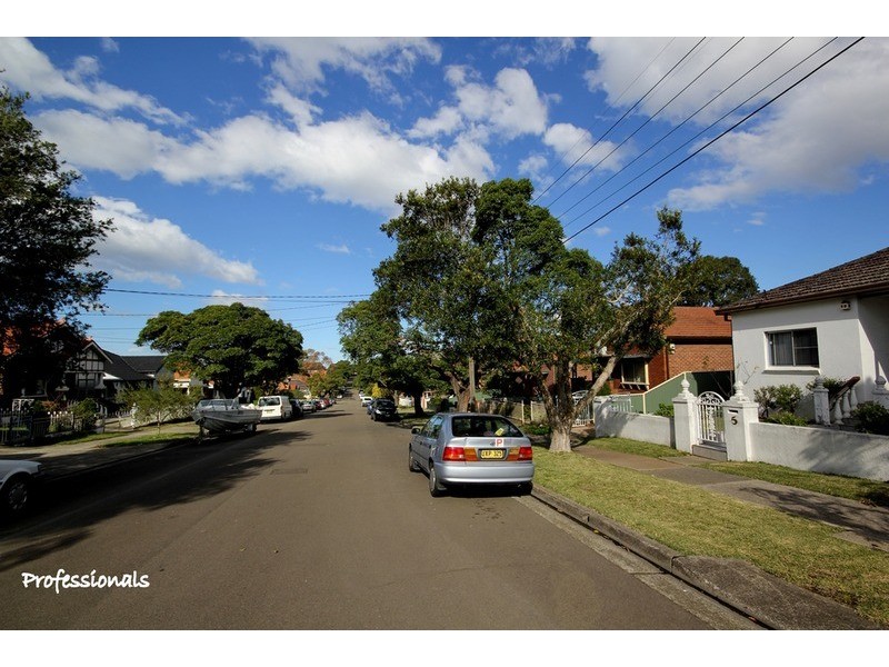 3 Belemba Avenue, Roselands NSW 2196