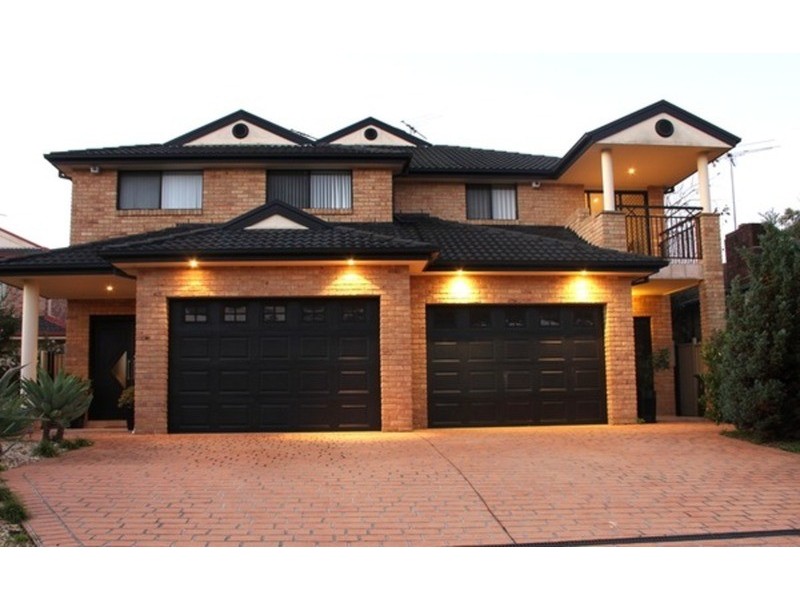 10 Donald Street, Picnic Point NSW 2213