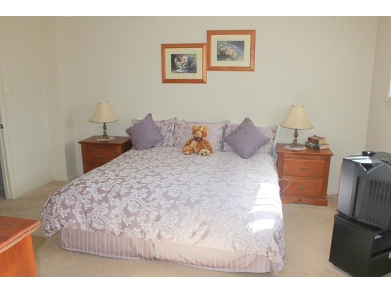 10 Donald Street, Picnic Point NSW 2213