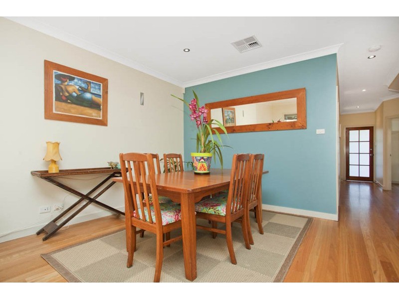 17 Valmay Avenue, Picnic Point NSW 2213