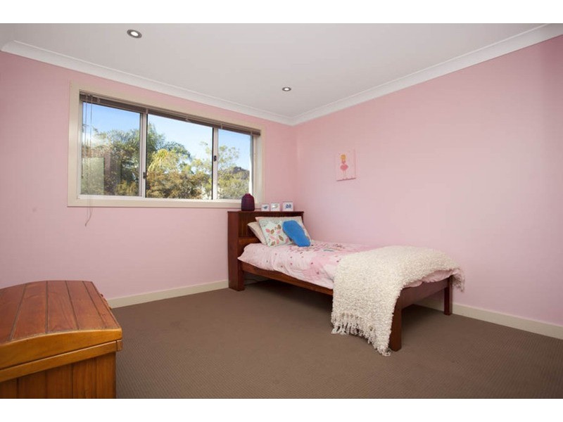 17 Valmay Avenue, Picnic Point NSW 2213