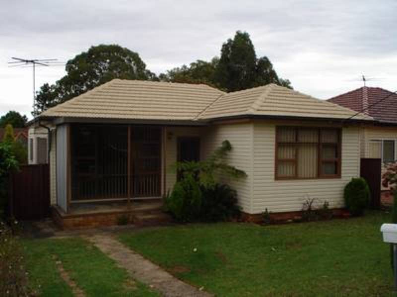 15 lehn Road, East Hills NSW 2213