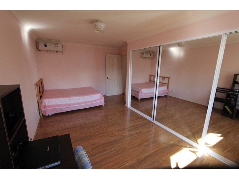 2/5 Doyle Road, Revesby NSW 2212