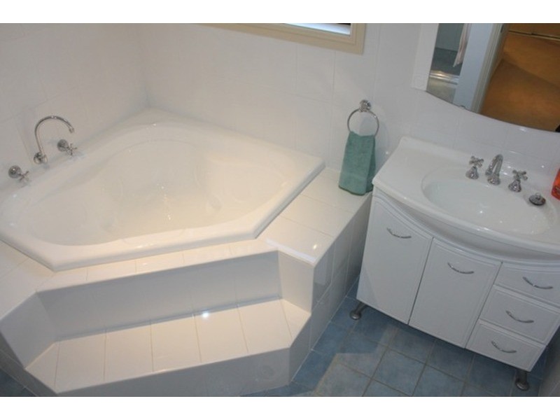 10 Donald  Street, Picnic Point NSW 2213