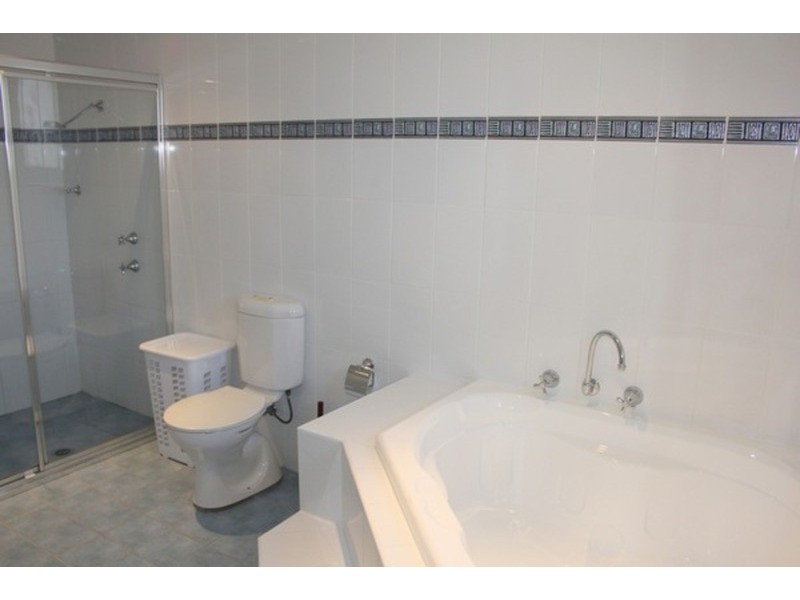 10 Donald  Street, Picnic Point NSW 2213