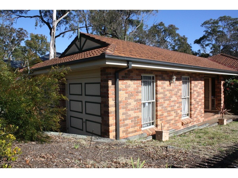 832 Henry Lawson  Drive, Picnic Point NSW 2213