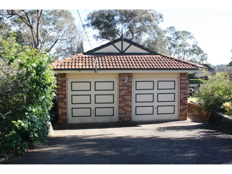 832 Henry Lawson  Drive, Picnic Point NSW 2213