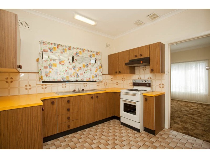 27 Edinburgh Drive, Revesby Heights NSW 2212