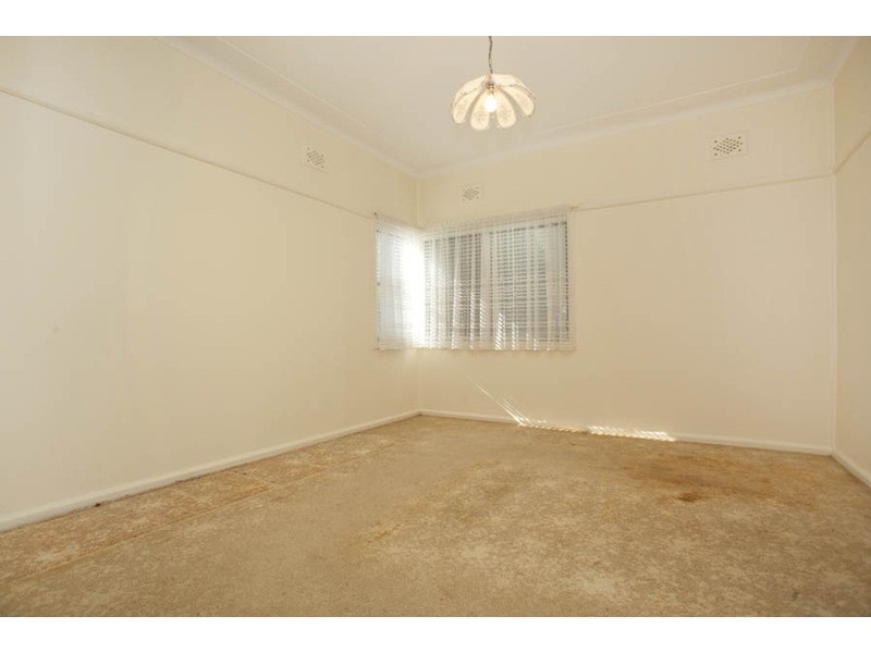 27 Edinburgh Drive, Revesby Heights NSW 2212