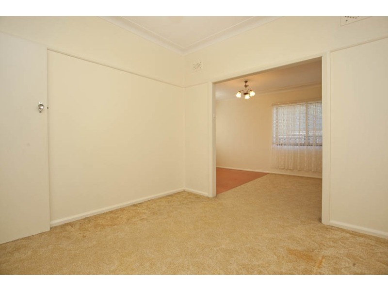 27 Edinburgh Drive, Revesby Heights NSW 2212