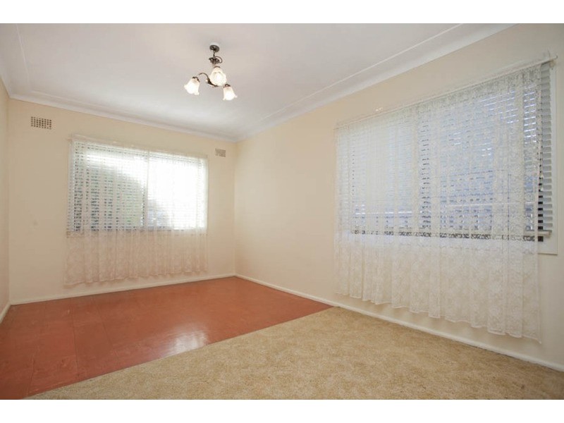 27 Edinburgh Drive, Revesby Heights NSW 2212