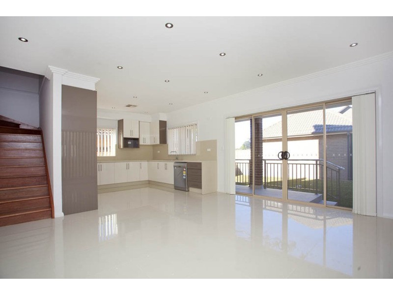 2/61 Marco  Avenue, Revesby NSW 2212