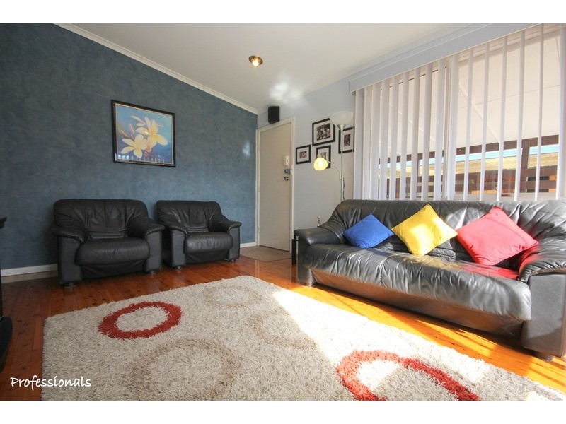 4 Bapaume Place, Milperra NSW 2214