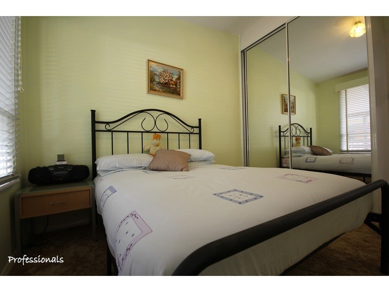 4 Bapaume Place, Milperra NSW 2214
