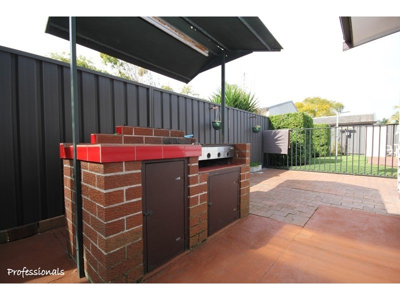 4 Bapaume Place, Milperra NSW 2214