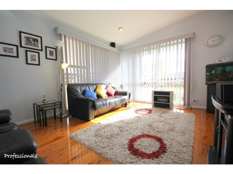4 Bapaume Place, Milperra NSW 2214