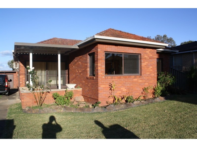 7 Woodburn Avenue, Panania NSW 2213