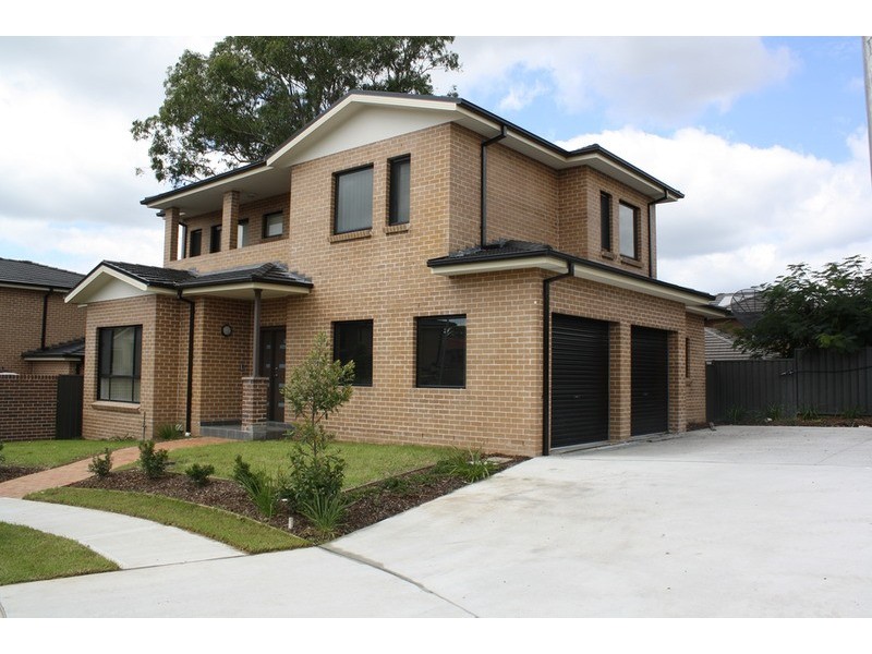 10/1 Ikara Crescent, Moorebank NSW 2170