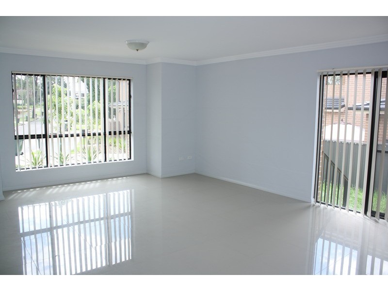 10/1 Ikara Crescent, Moorebank NSW 2170