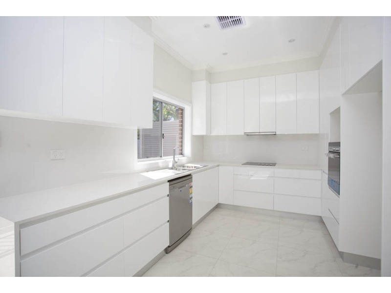 4 Tallawarra Avenue, Padstow NSW 2211