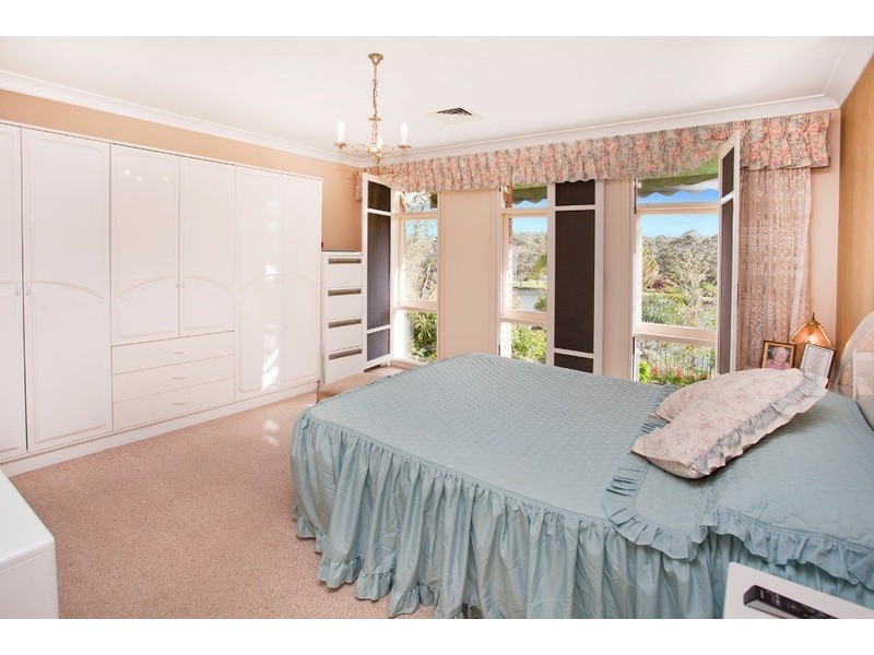 33 Burbank Avenue, East Hills NSW 2213