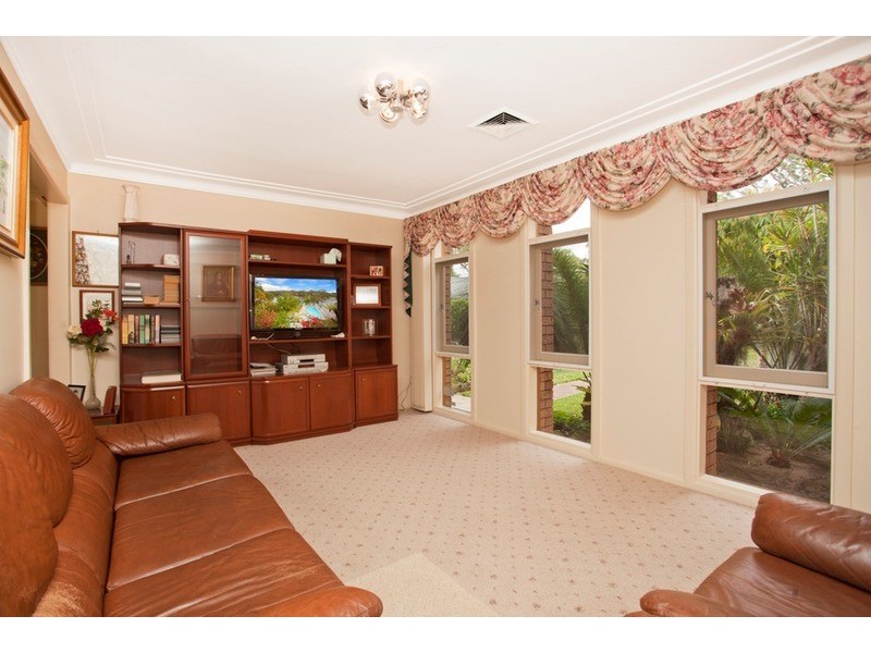 33 Burbank Avenue, East Hills NSW 2213