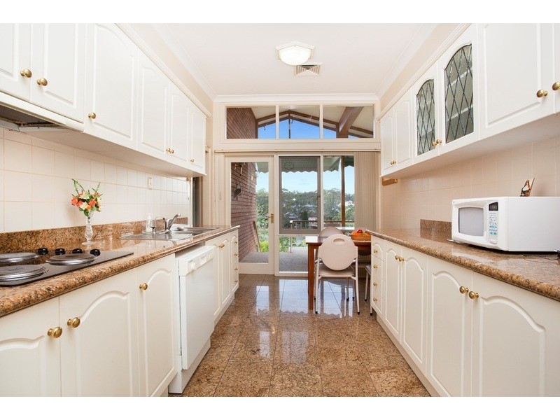 33 Burbank Avenue, East Hills NSW 2213