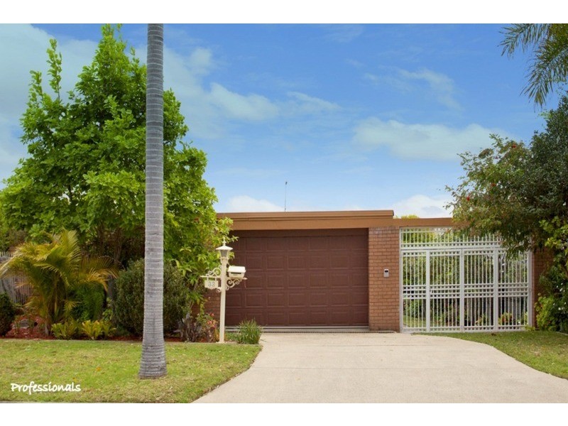 33 Burbank Avenue, East Hills NSW 2213