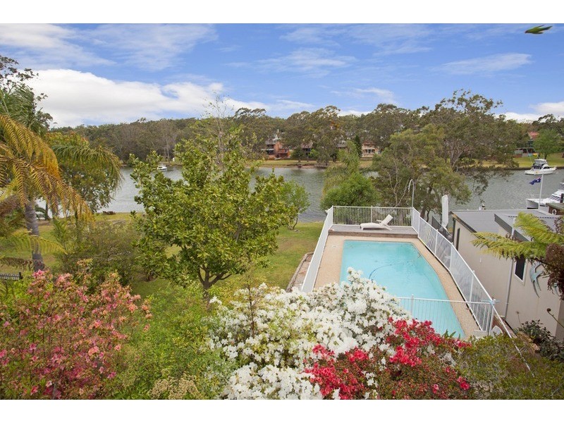 33 Burbank Avenue, East Hills NSW 2213