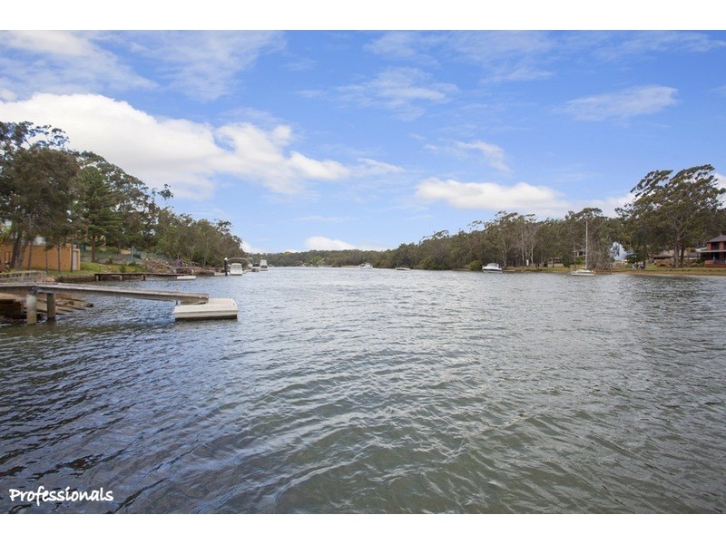 33 Burbank Avenue, East Hills NSW 2213