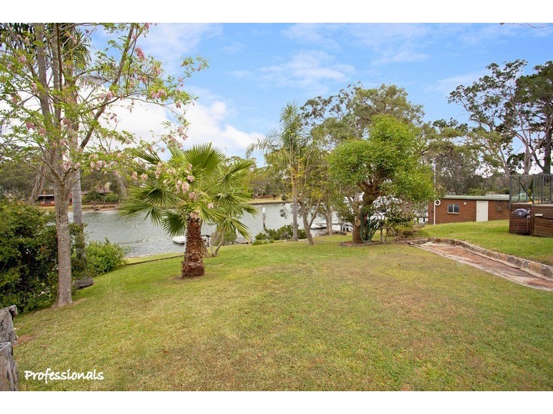 33 Burbank Avenue, East Hills NSW 2213
