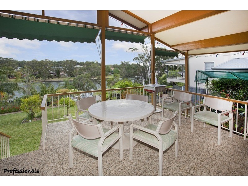 33 Burbank Avenue, East Hills NSW 2213