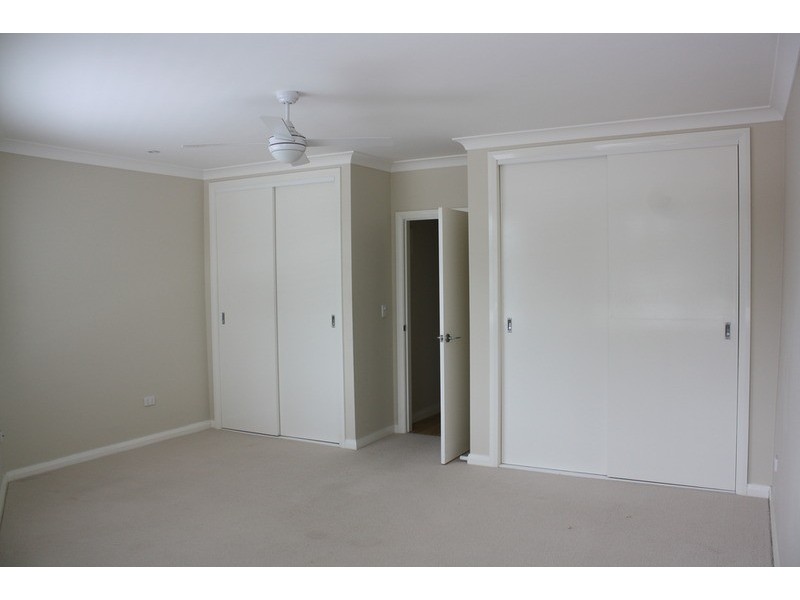 2/100 Park Road, East Hills NSW 2213