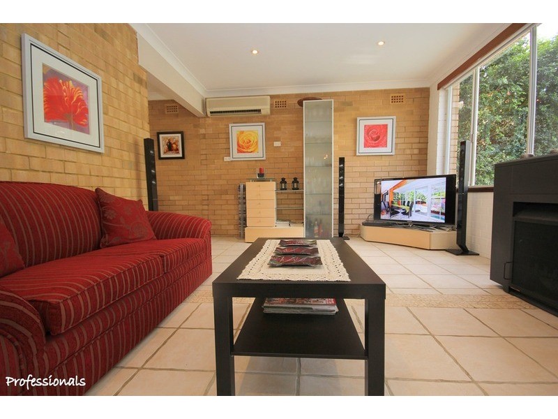 48 Thomas Street, Picnic Point NSW 2213