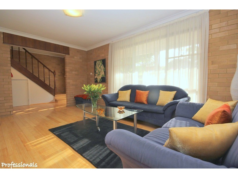 48 Thomas Street, Picnic Point NSW 2213