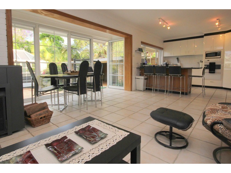 48 Thomas Street, Picnic Point NSW 2213