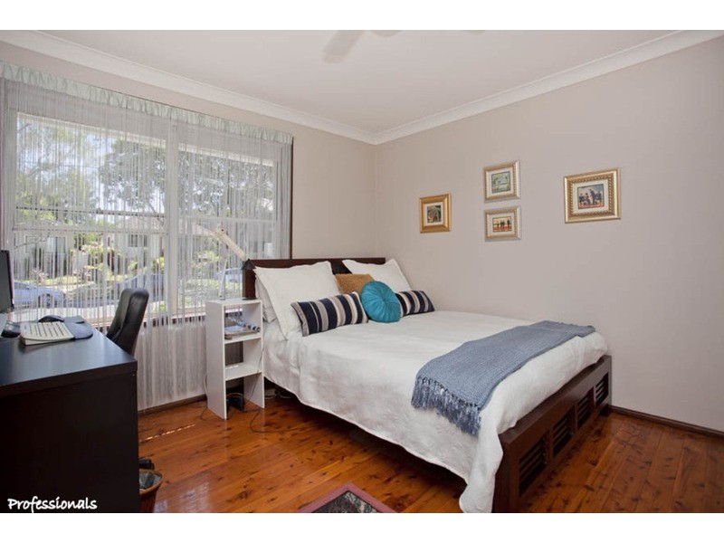 48 Thomas Street, Picnic Point NSW 2213