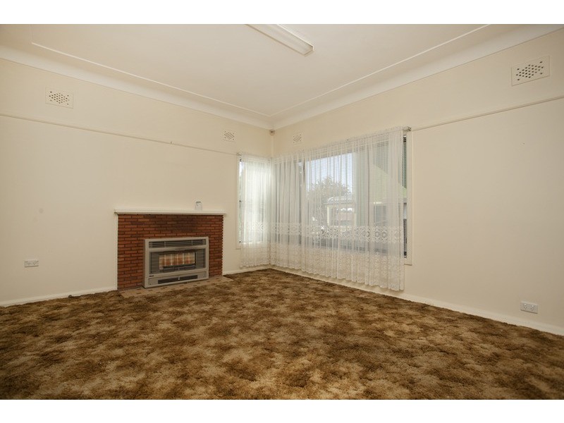 27 Edinbough Drive, Revesby Heights NSW 2212