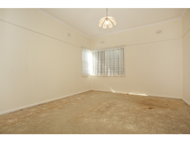 27 Edinbough Drive, Revesby Heights NSW 2212