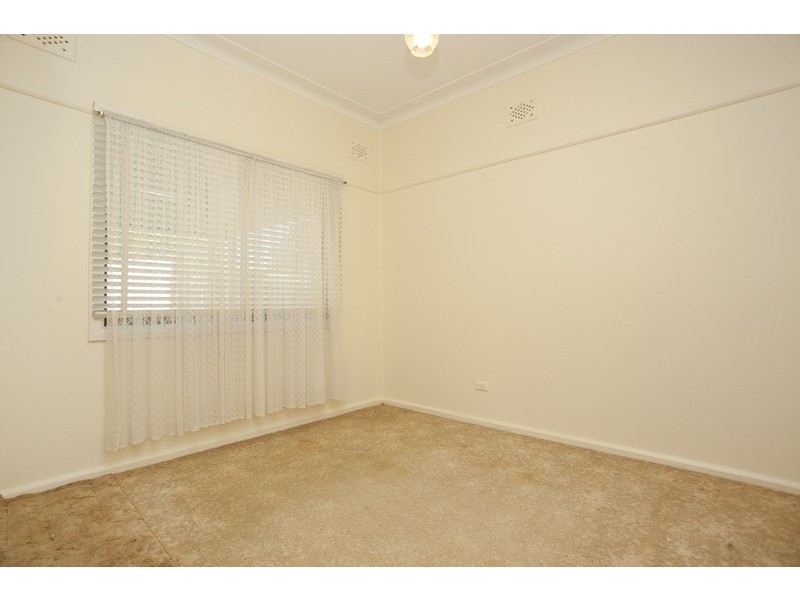 27 Edinbough Drive, Revesby Heights NSW 2212